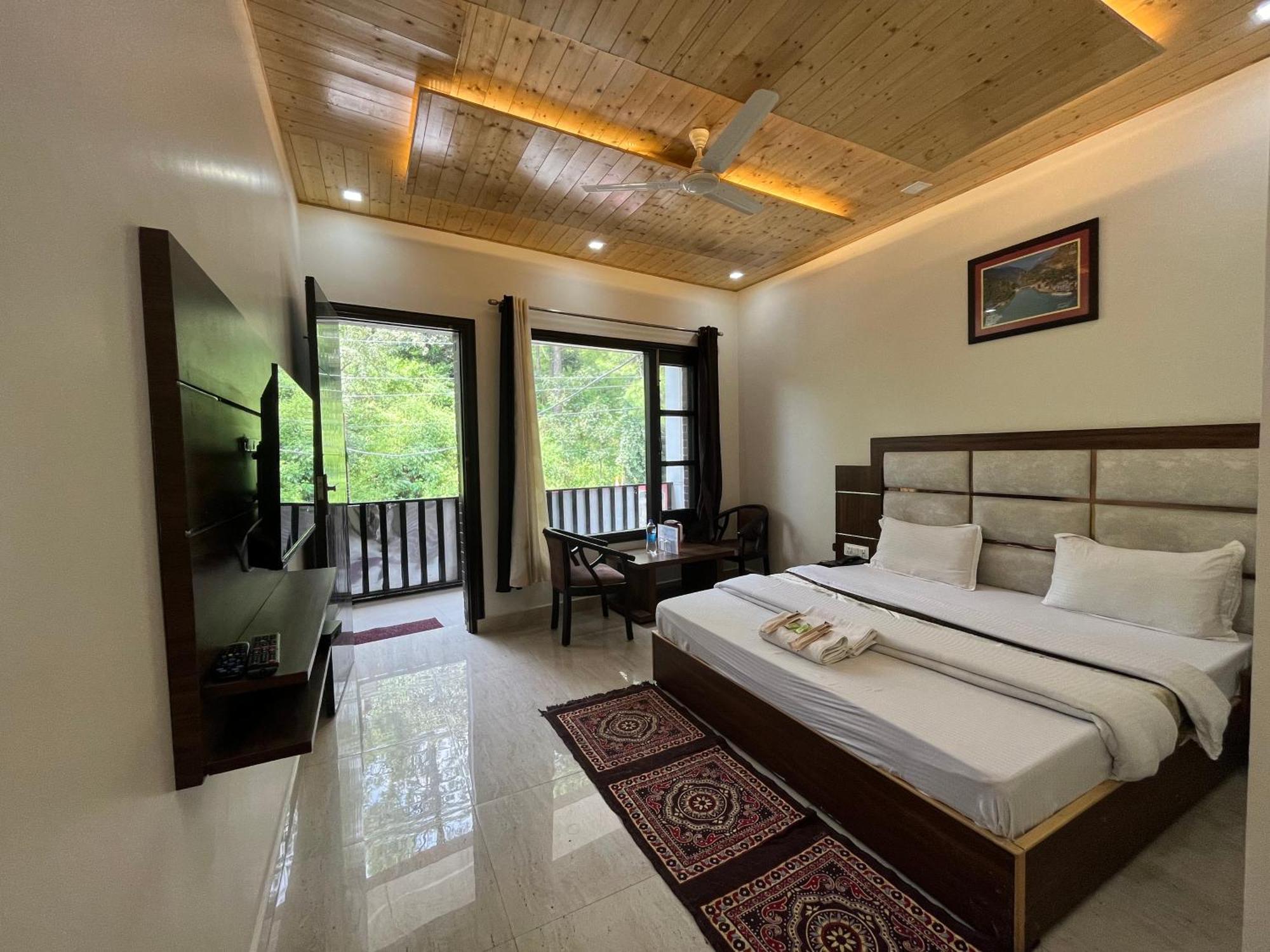 Hotel Forest View Dalhousie, Banikhet Exterior photo