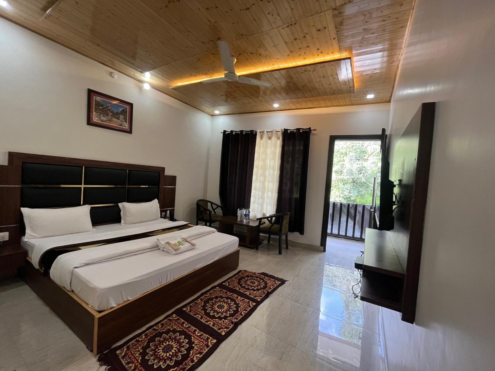Hotel Forest View Dalhousie, Banikhet Exterior photo